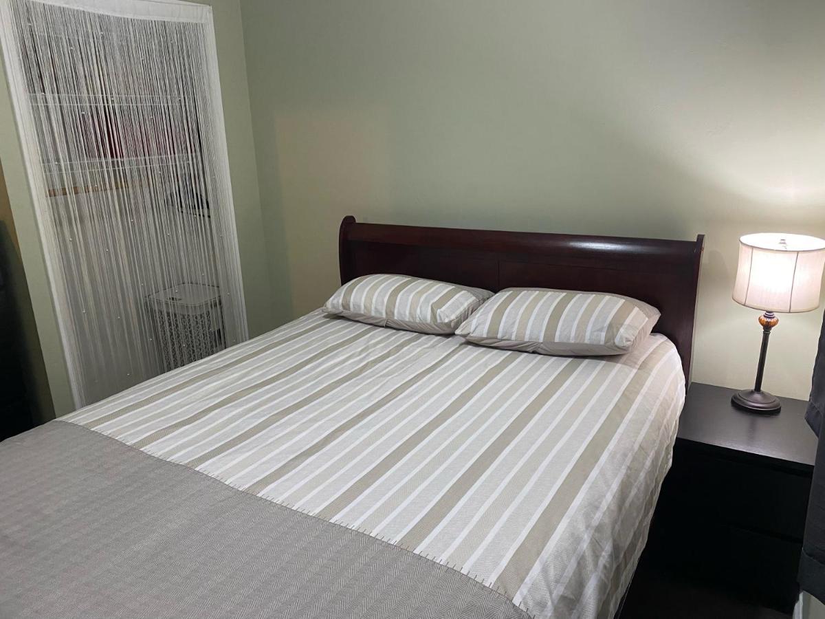1 Bedroom Suite In Langford. Вікторія Екстер'єр фото